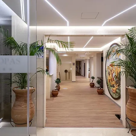 Pelopas 4*