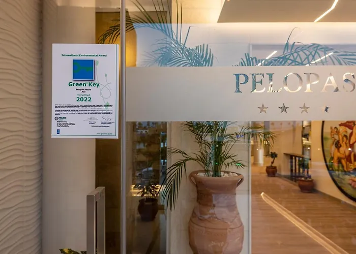 Pelopas Hotel 4*