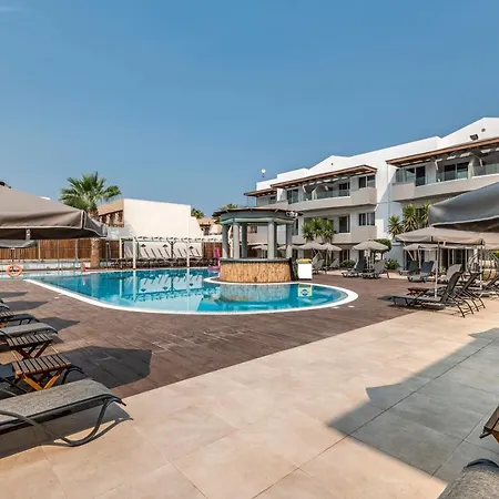 Pelopas Hotel 4*