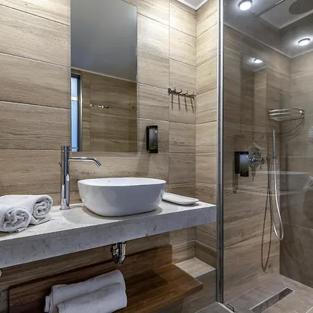 Pelopas Hotel 4*