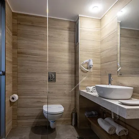 Pelopas 4* Тигаки